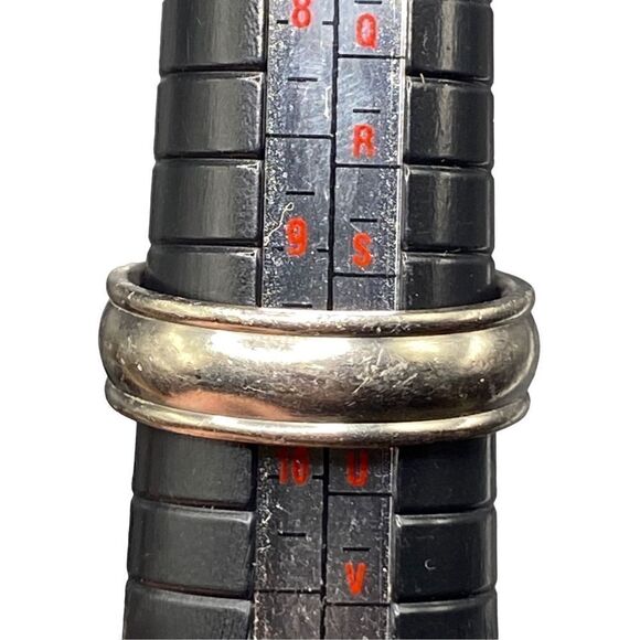 Set of two mens rings one sterling silver 925with wheat pattern one titanium mar - Picture 8 of 8